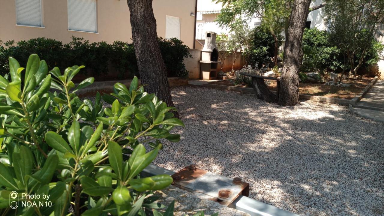 Apartman Nardi Vir Zewnętrze zdjęcie